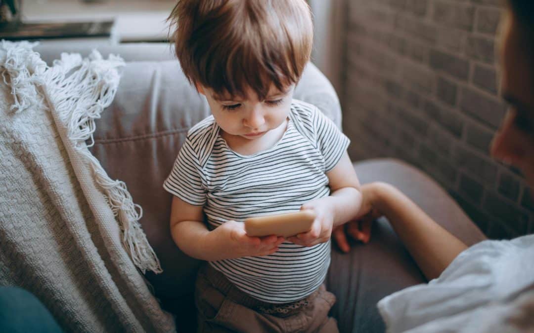 Mikor kapja meg a gyerek az első telefonját? – Útmutató tudatos szülőknek